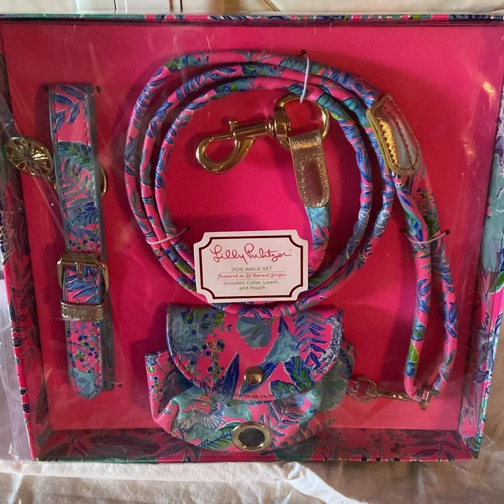 New in packaging Lilly Pulitzer Dog Walk Set_3
